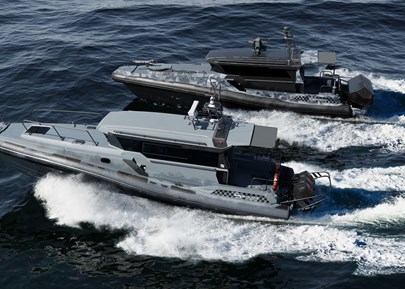 Rigid inflatable motor boats